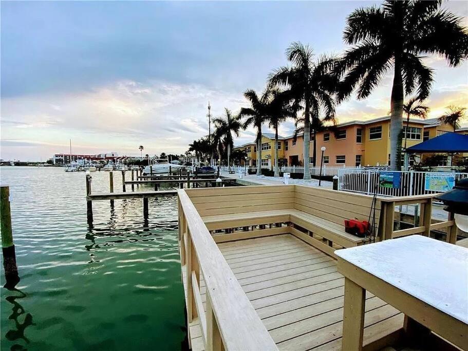 Gulf Coast Gem Private Condo - 2Bed, 1Bath, Sleeps 6, Across The Street From Beach & Gulf, Game Room, Pool Clearwater Beach Exterior foto