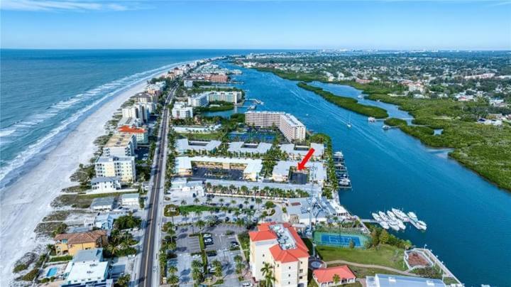 Gulf Coast Gem Private Condo - 2Bed, 1Bath, Sleeps 6, Across The Street From Beach & Gulf, Game Room, Pool Clearwater Beach Exterior foto