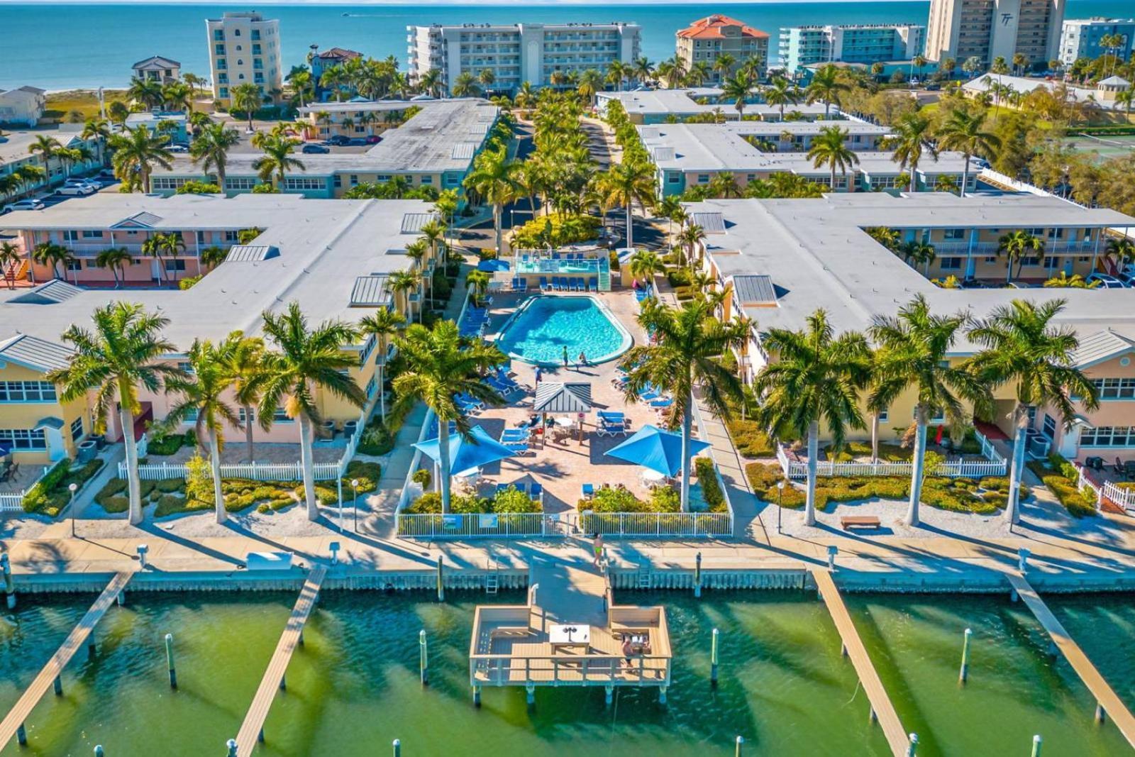 Gulf Coast Gem Private Condo - 2Bed, 1Bath, Sleeps 6, Across The Street From Beach & Gulf, Game Room, Pool Clearwater Beach Exterior foto