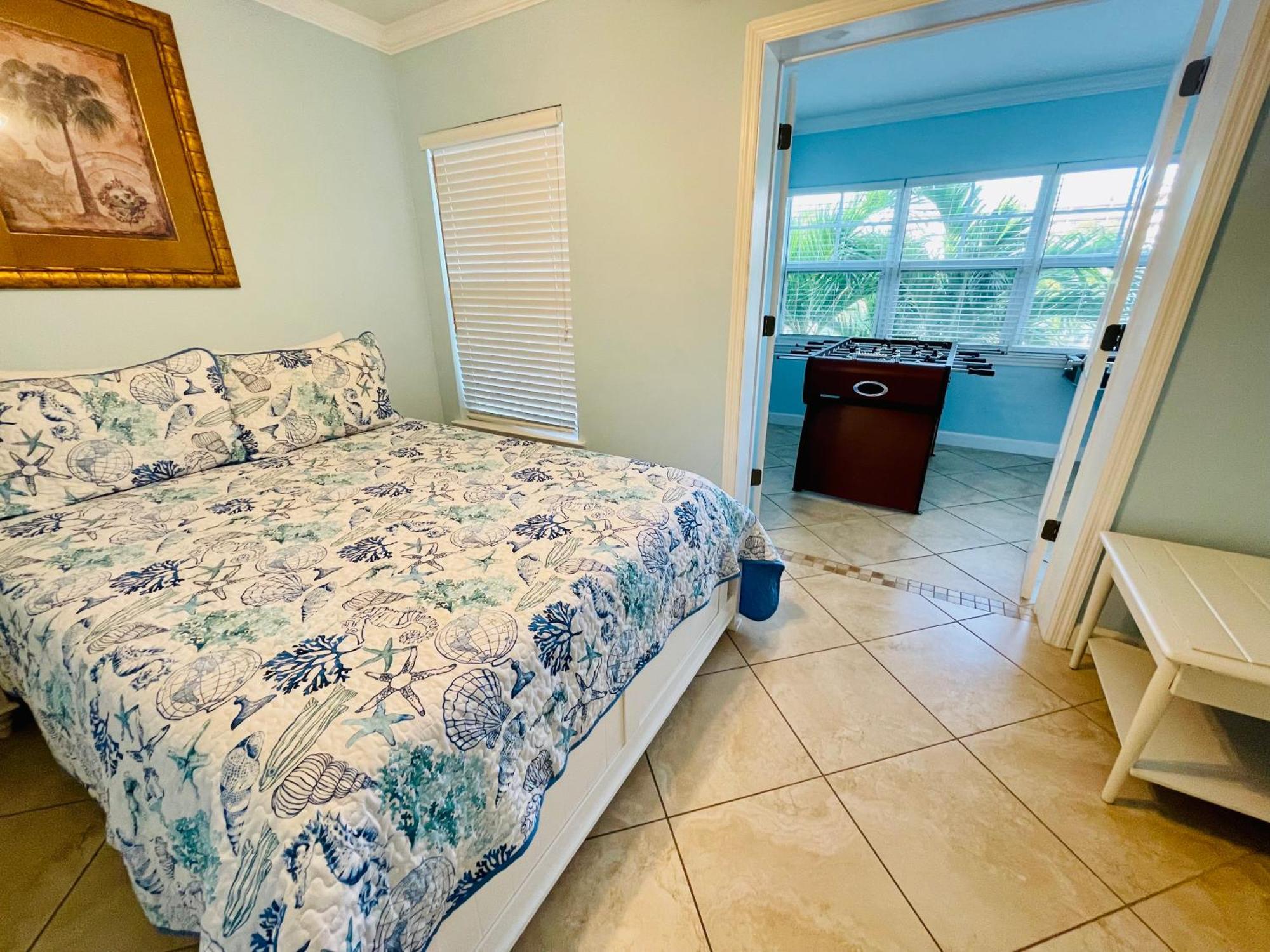 Gulf Coast Gem Private Condo - 2Bed, 1Bath, Sleeps 6, Across The Street From Beach & Gulf, Game Room, Pool Clearwater Beach Exterior foto